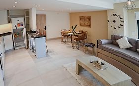 Alcazar Suites Deluxe